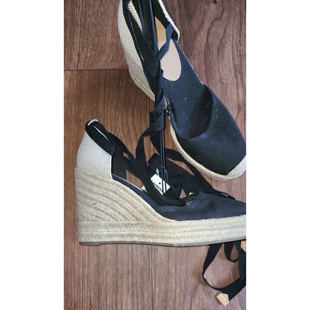 Express Espadrilles - Picture 5 of 9